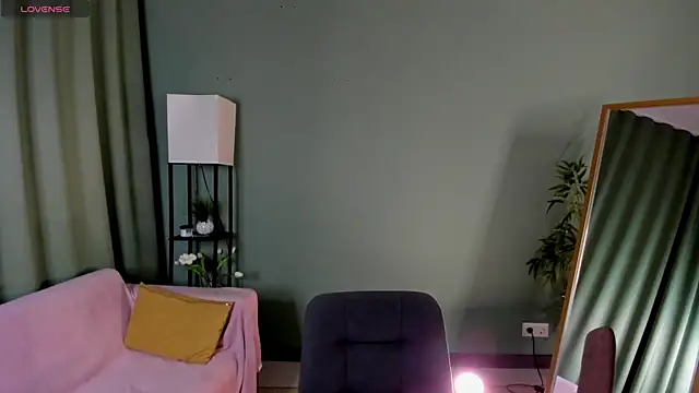 leticiaromano (F milf) - you like what your eyes are looking at