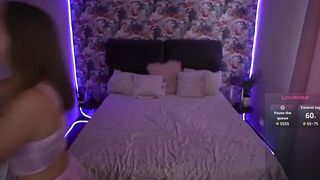Sexy_Ira live cam on StripChat