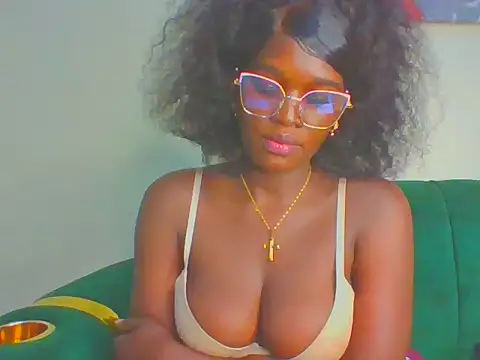 cutesmiling live cam on StripChat