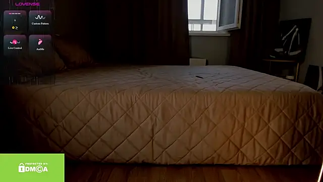 Leila_Berger live cam on StripChat