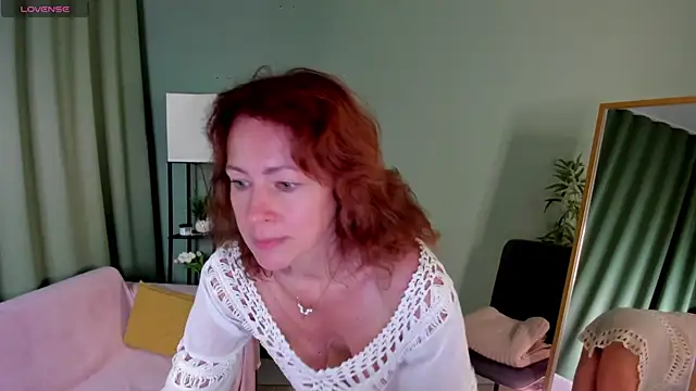 LeticiaRomano live cam on StripChat