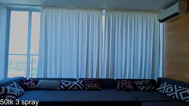 AliciaBrooks webcam