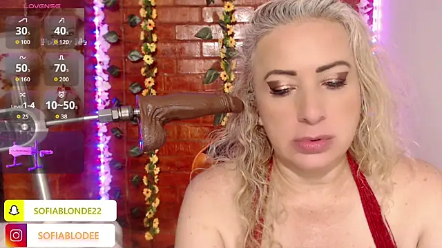 sofiacurvy_45 webcam