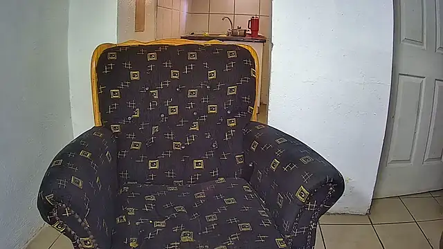 GoldenPussyXOXO webcam