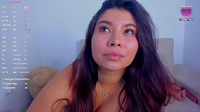stephaniediaz live cam on StripChat