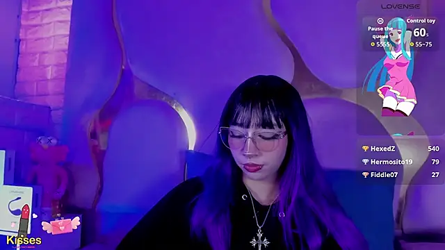 NaniiSisy webcam