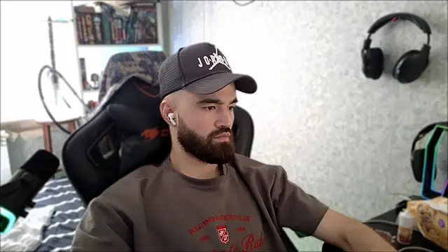 _Serious_Man webcam