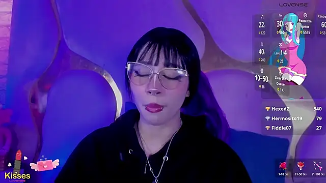 NaniiSisy webcam
