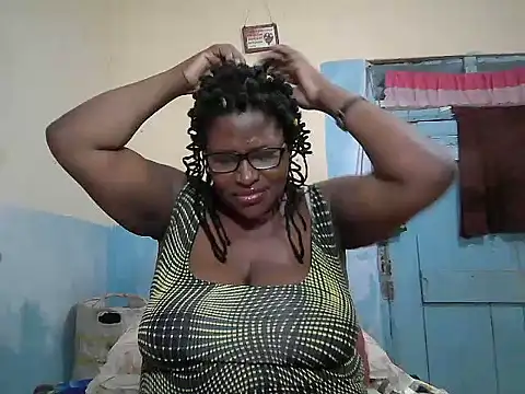 sexy_bigboobss live cam on StripChat