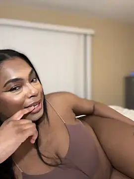 CandyLuxxxx live cam on StripChat