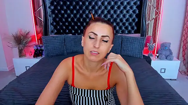 Rebecca_Diamond