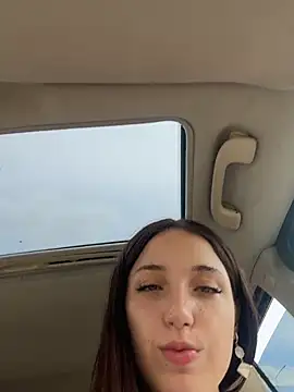 dollytall (F young) - Hey Dolly! Still wet?💓