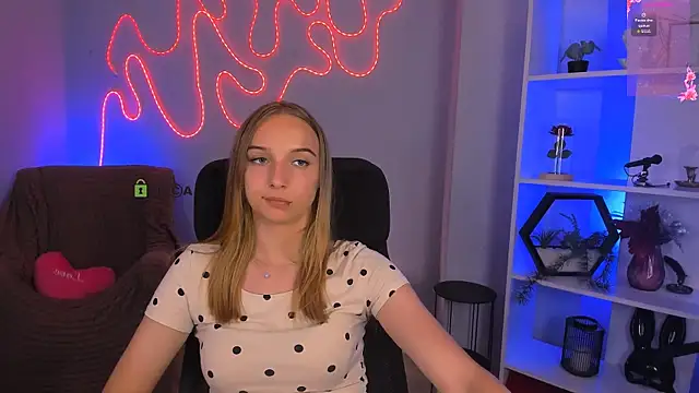 baby_hotte (Ask my age) - doggy in panties