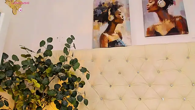 sophie_pariss live cam on StripChat