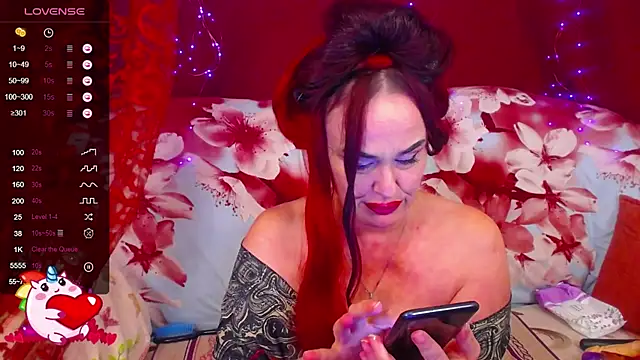 hotzlata live cam on StripChat