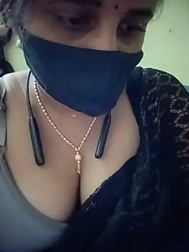 Tamil_Rani- live cam on StripChat