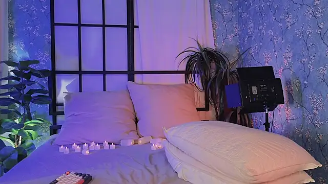 Alice-Lidel live cam on StripChat