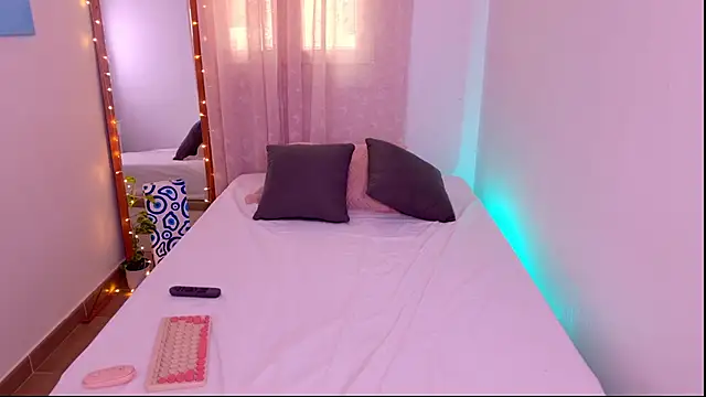 Mar_333 live cam on StripChat