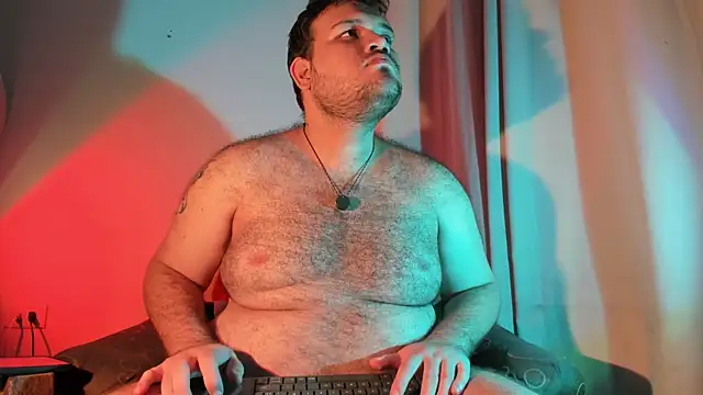 big__bearrr live cam on StripChat