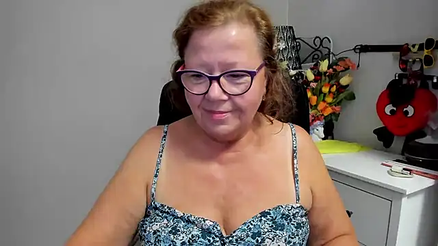 Adelewildx live cam on StripChat