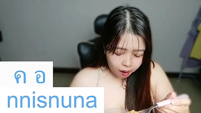 nunanunanuna live cam on StripChat