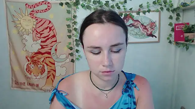 VeryVeryVeryShy_ live cam on StripChat