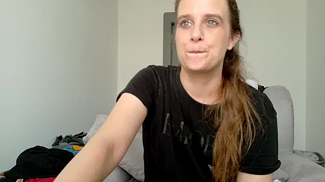 Chantalee live cam on StripChat