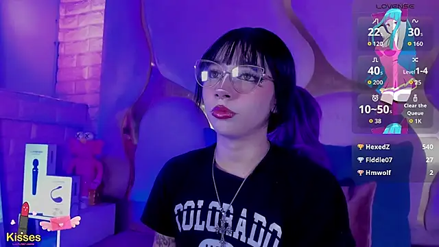 NaniiSisy live cam on StripChat