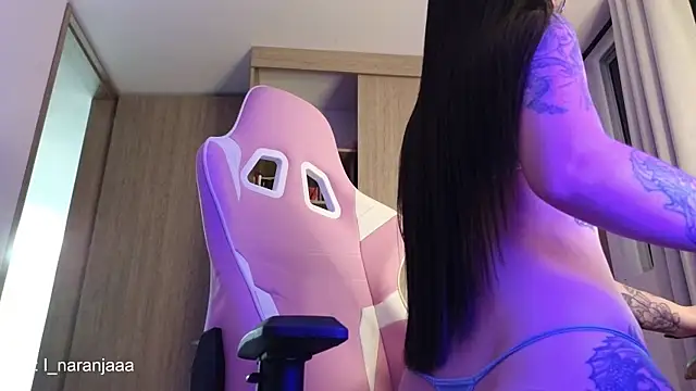 nara_lyn1 live cam on StripChat