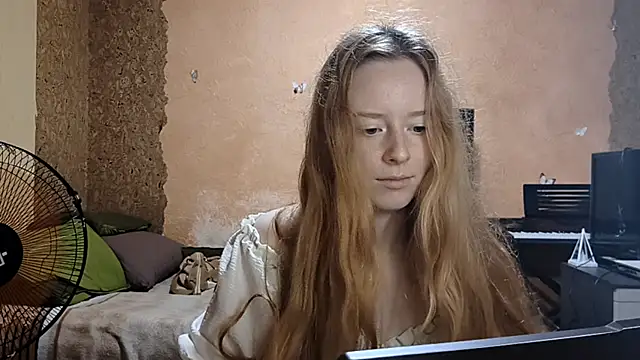 Katevibe_01's cam show statistics and live stream