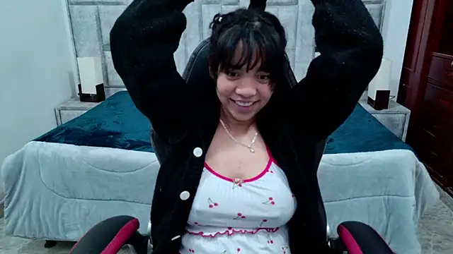 laureentt_ - Laureentt_'s free webcam - UK Sex Cams