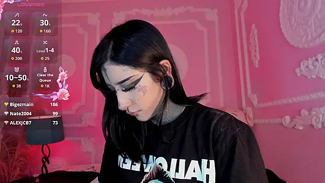 Kat_VonDe live cam on StripChat