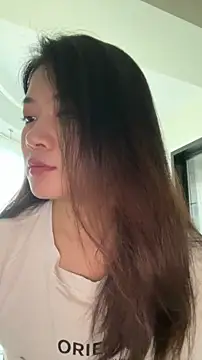 mo-mo-69 live cam on StripChat
