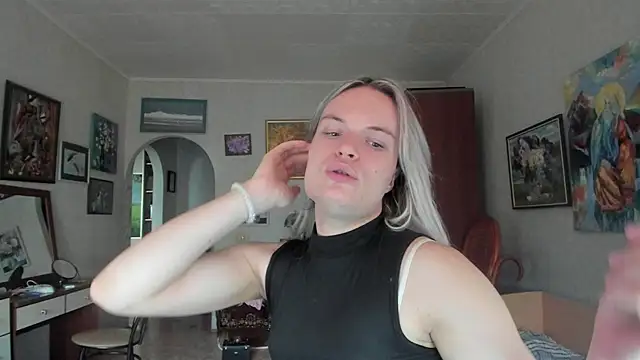 milliKira006 live cam on StripChat