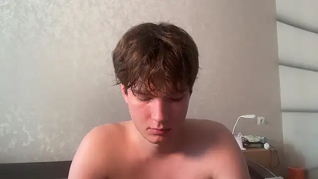 tomasdickpick (M twink) - take off a T-shirt