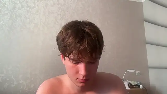 tomasdickpick (M twink) - take off a T-shirt