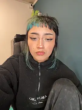 baby_akuma_ webcam