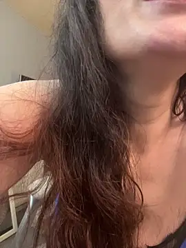Curvy_bigtitts webcam