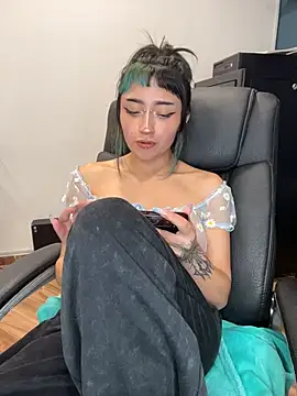 baby_akuma_ webcam