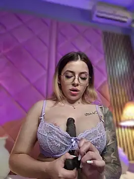 IveySin live cam on StripChat