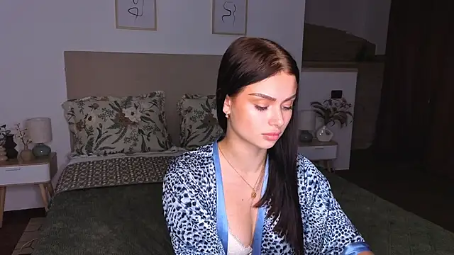 Silena_sky live cam on StripChat