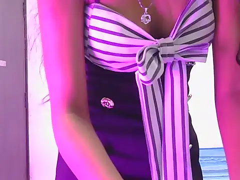 iliyana-20 live cam on StripChat