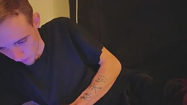 Ilovepussy1911 live sex cam