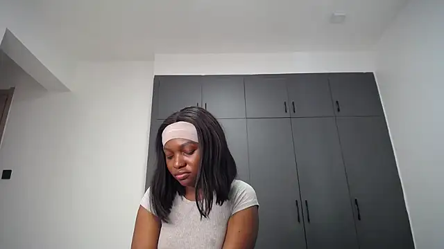 Pretty_Liya08 live cam on StripChat