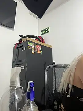 lya_nekko_ - Lya_nekko_'s free webcam - UK Sex Cams
