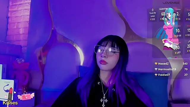 NaniiSisy webcam