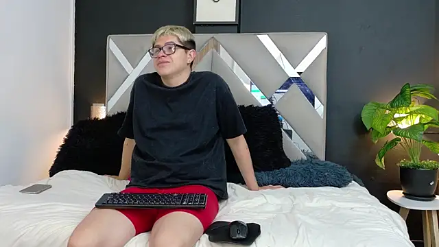 Evie_demn