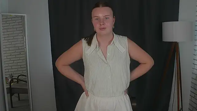 isobelboderick (F teen) - eyes contact