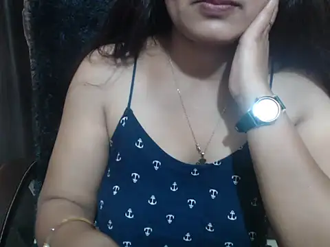 Kudi_Kiyara live cam on StripChat