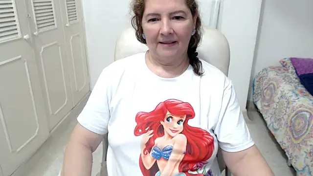 leonela_69 live cam on StripChat